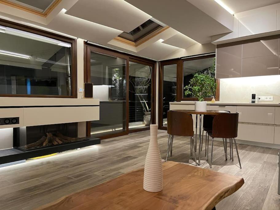 Acropolis Lux Apartment 아테네 외부 사진