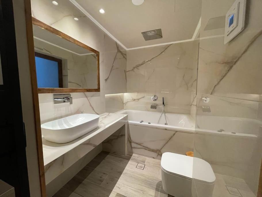 Acropolis Lux Apartment 아테네 외부 사진